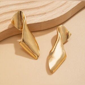 NEW Vintage Irregular Geometric Metal Twisted Stud Earring For Women Gold